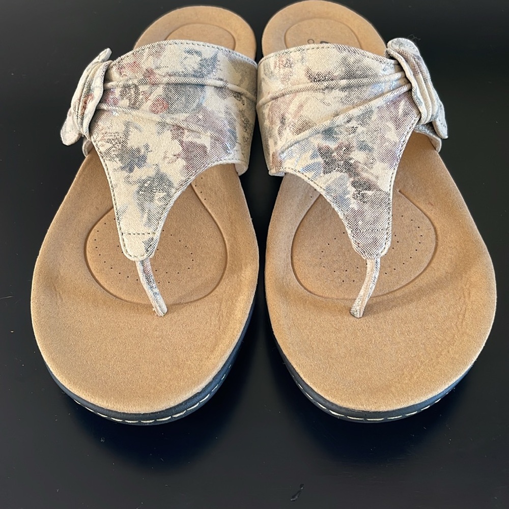 Clarks Women's Laurieann Rae Flat Sandal - Picture 5 of 11